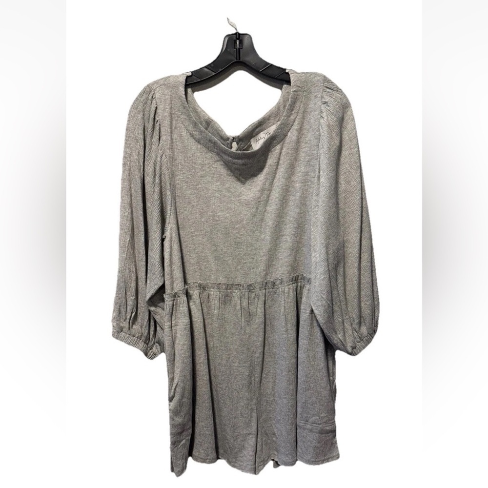 NWOT’s Apricot Lane Danielle Ashley Romper Women Gray Textured‎ 3/4 Puff Sleeve